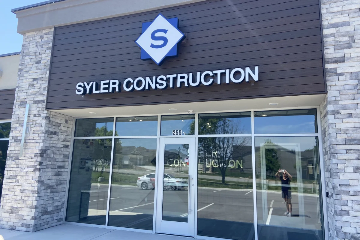 SYLER CONSTRUCTION storefront sign