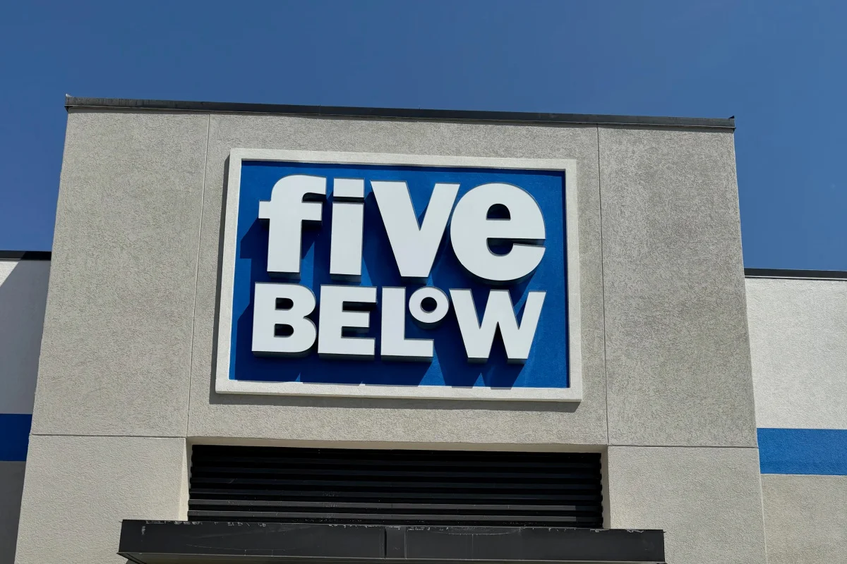 five below storefront sign