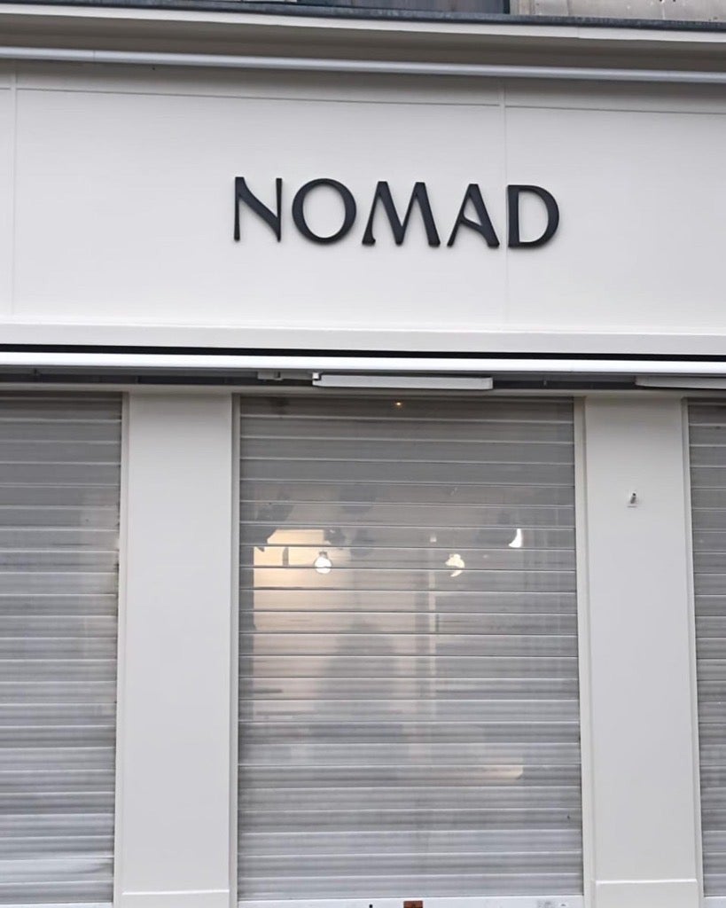 enseigne en lettres boîtiers