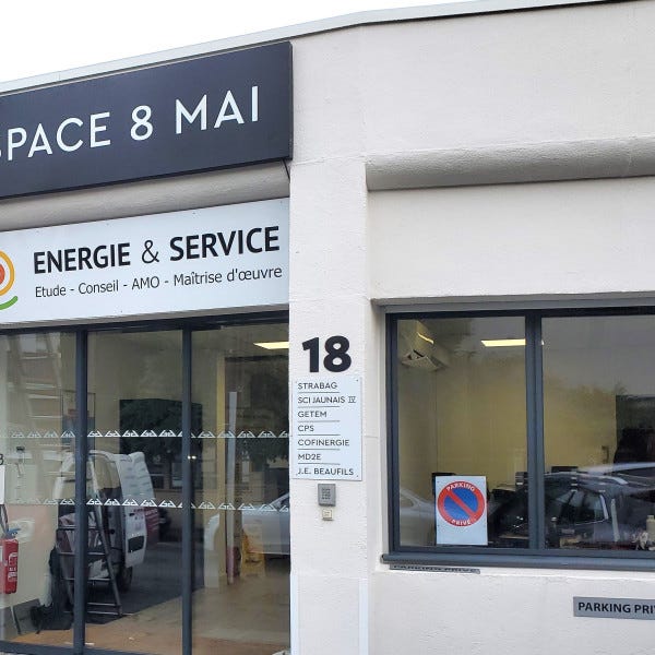 enseigne-lumineuse-signarama-nantes enrouluer-signarama-nantes rollup-signarama-nantes enseigne-signarama-nantes adhesifs-signarama-nantes marquage-vehicule-signarama-nantes