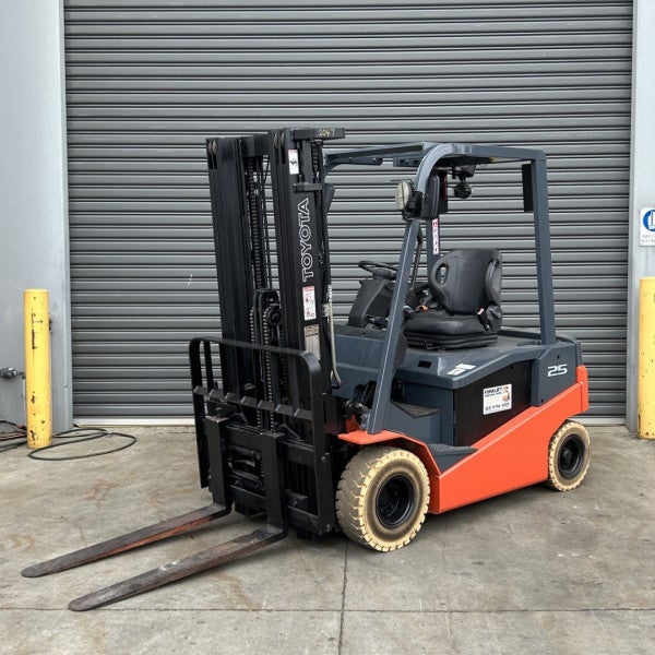 Used Toyota Electric Forklift #2047