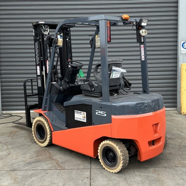 Used Toyota Electric Forklift #2047