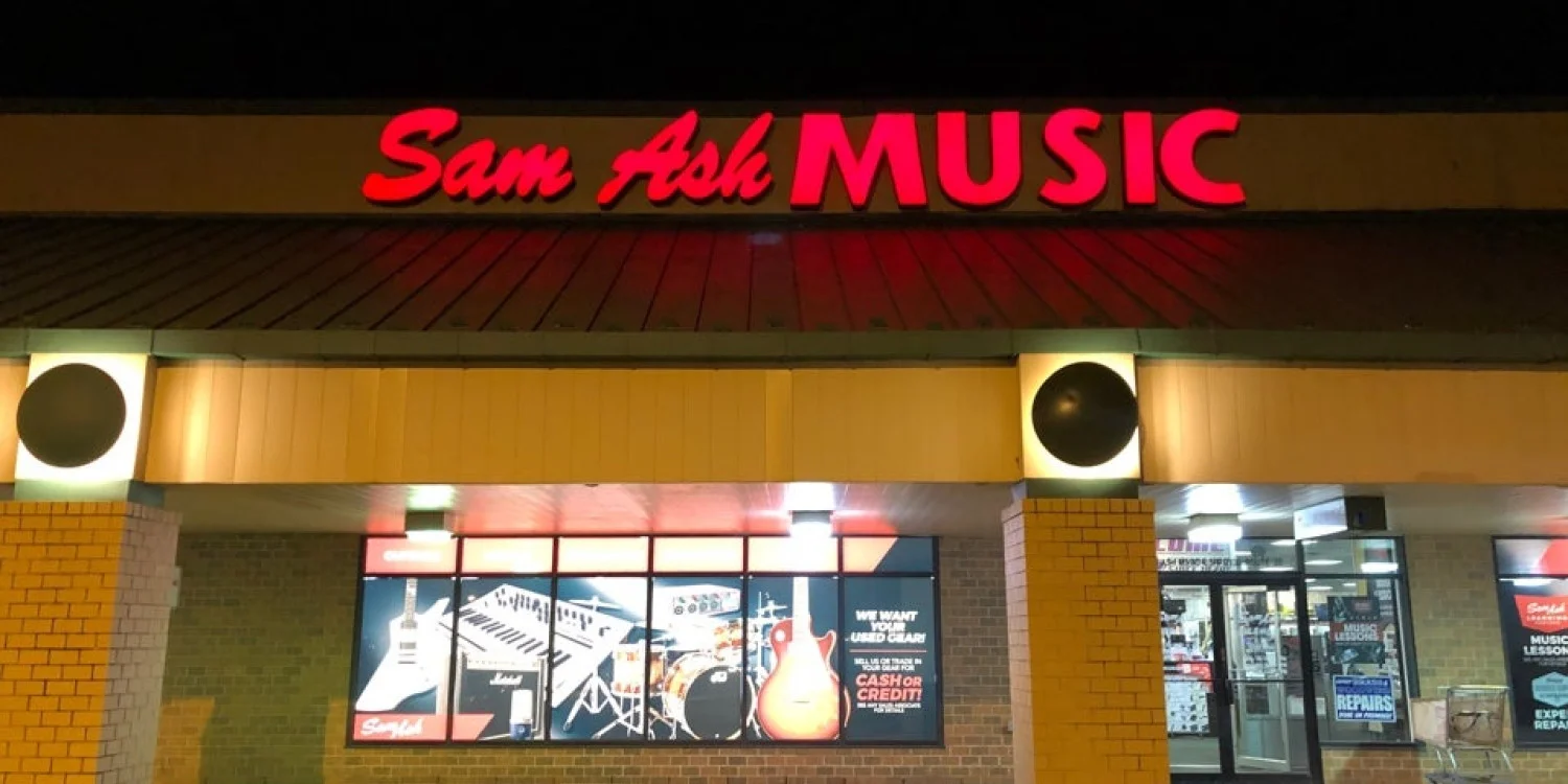 Illuminated & Lighted Signs