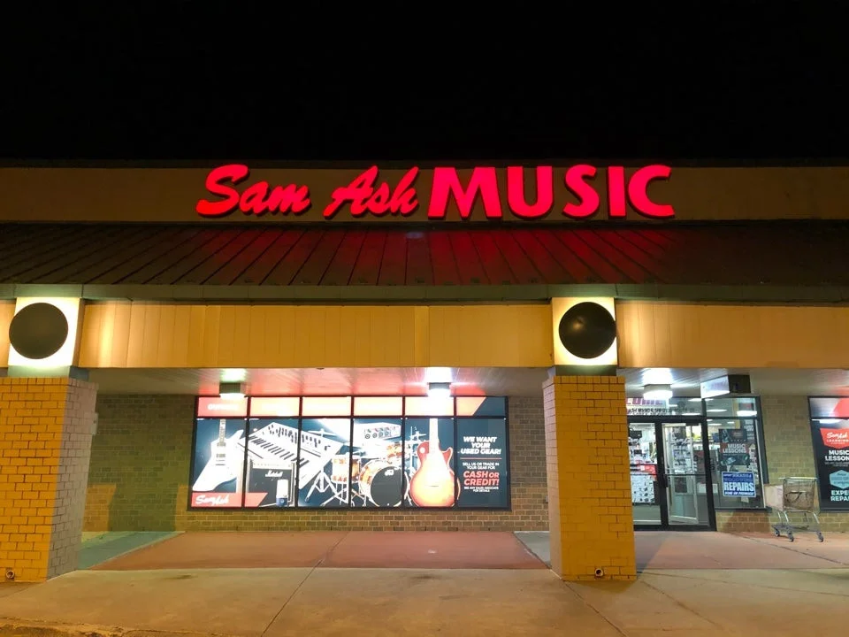 Illuminated & Lighted Signs