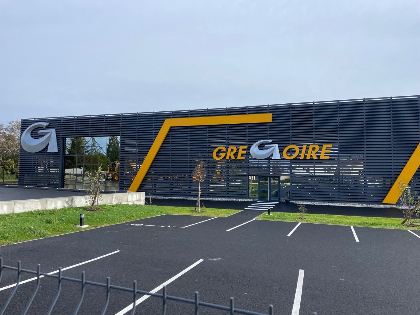 enseigne en lettres boîtier rétro eclairee
