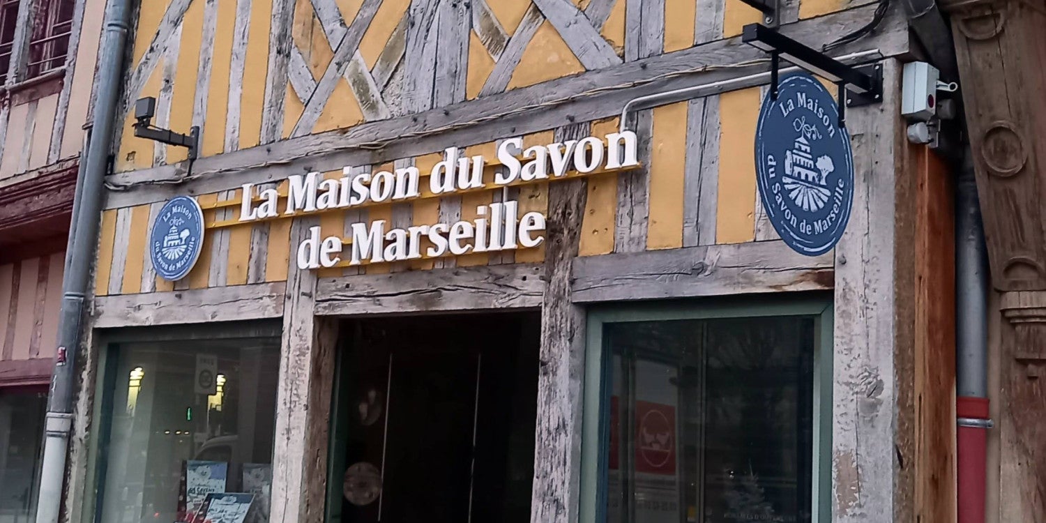 Lettres rétro éclairées