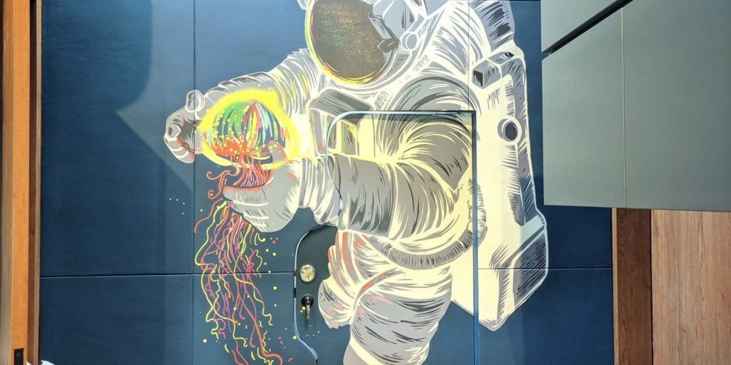 Decals Dinding