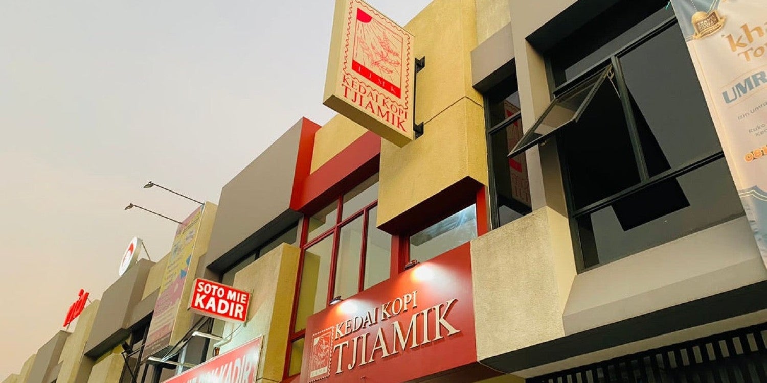 Signage Depan Toko