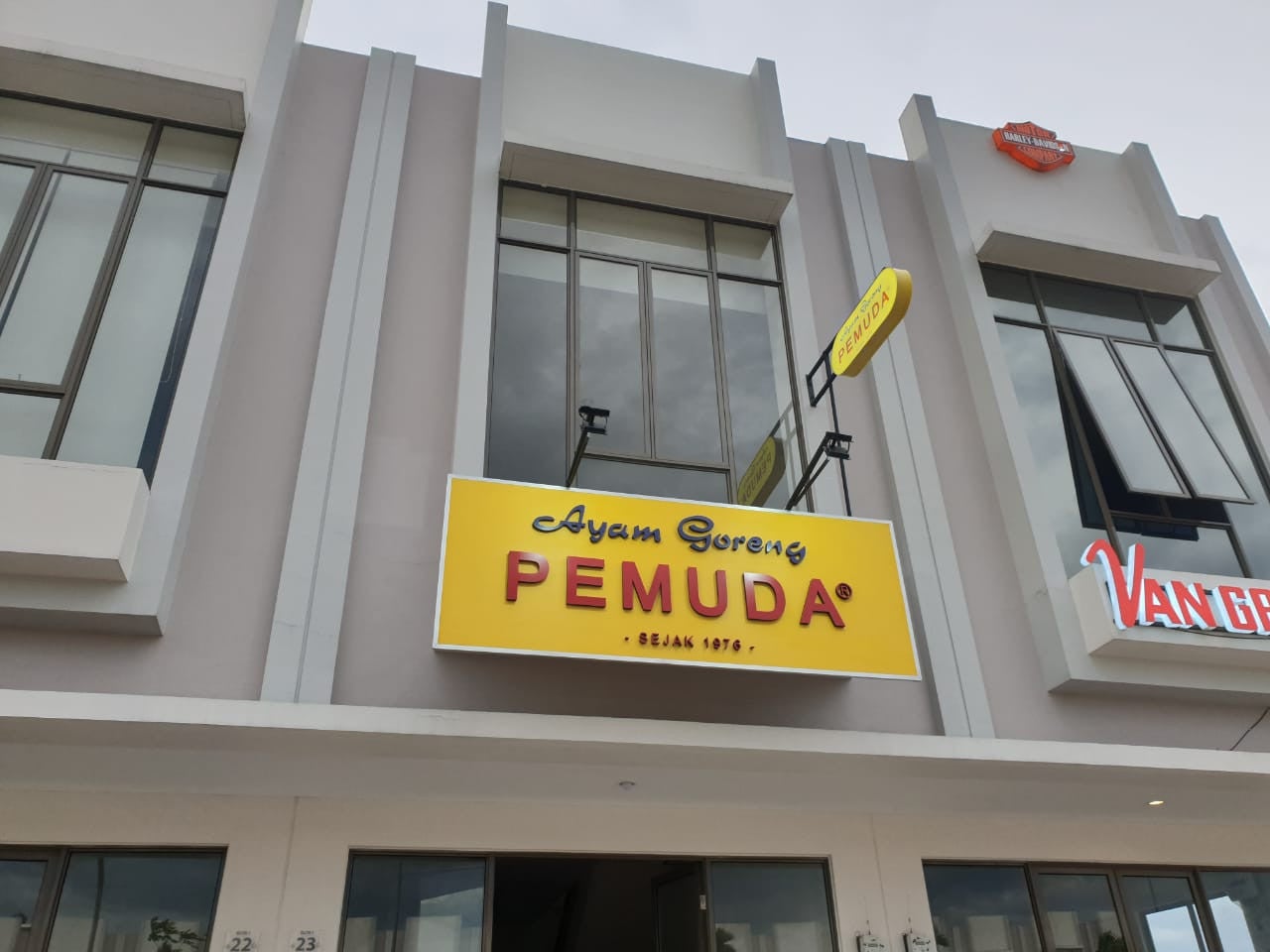 Papan Nama Kafe & Restoran