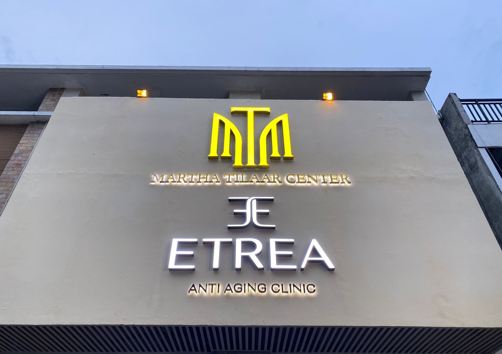 Papan Tanda Menyala