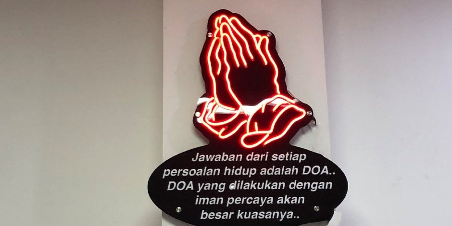 Papan Tanda Menyala