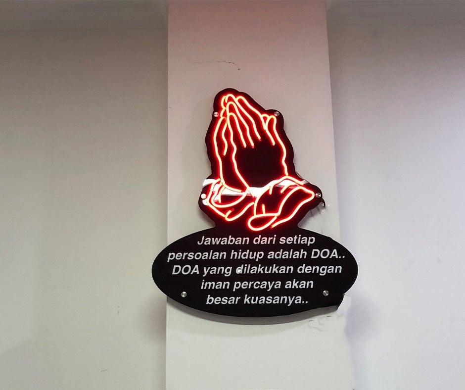 Papan Tanda Menyala