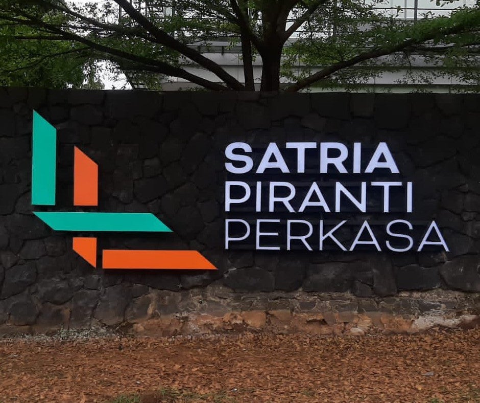 Papan Nama Outdoor
