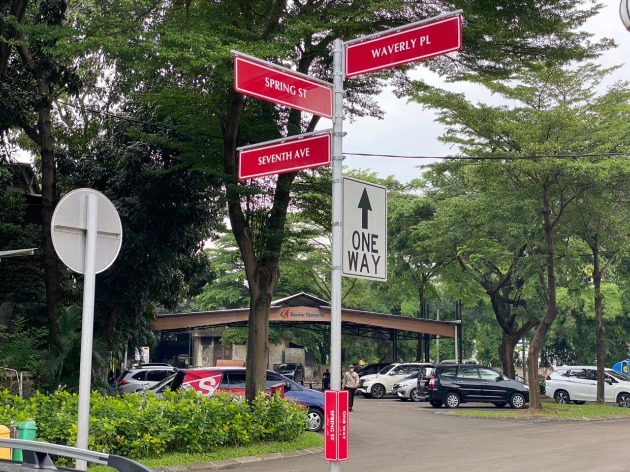 Papan Petunjuk Arah Jalan