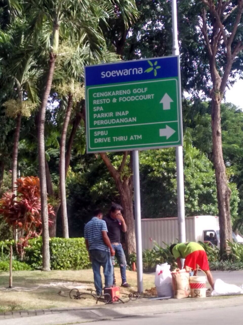 Papan Petunjuk Jalan + Keamanan