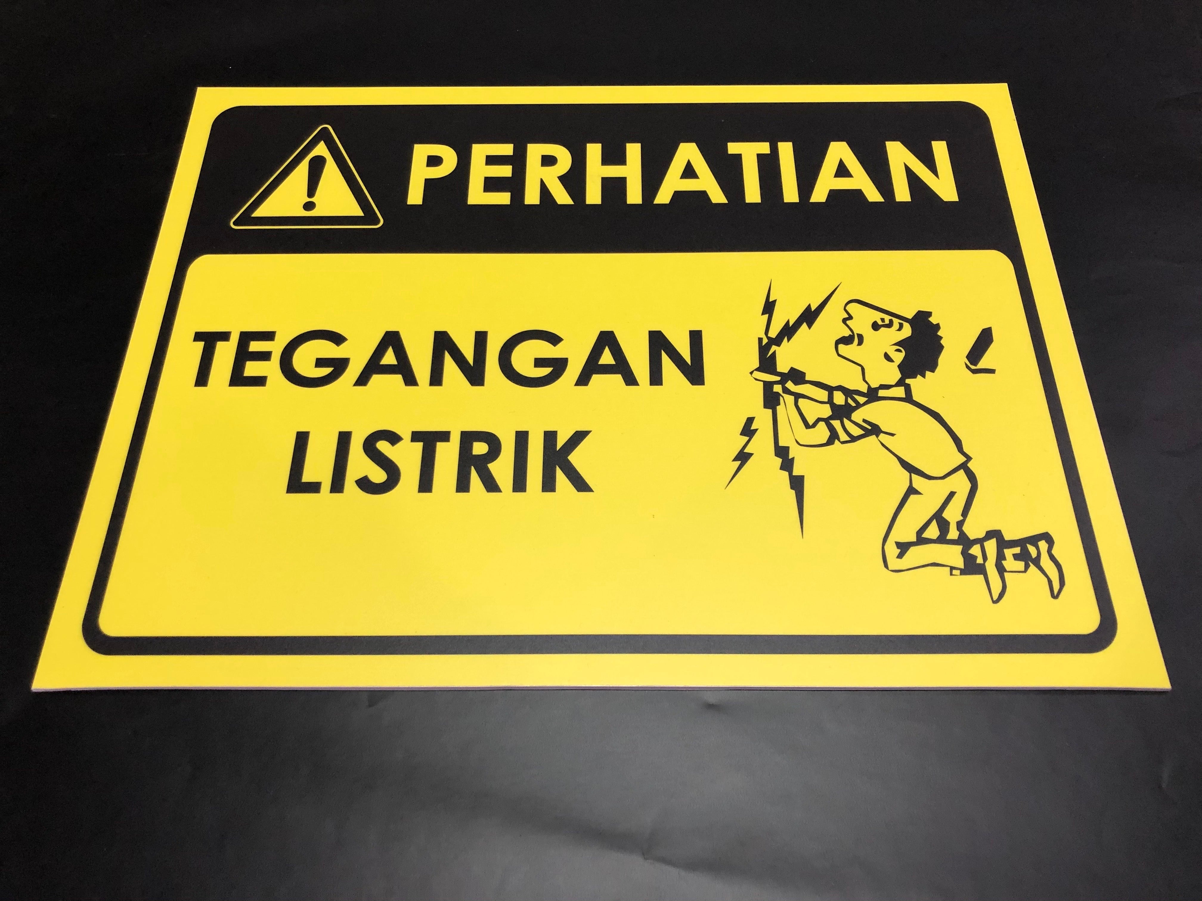 Papan Petunjuk Jalan + Keamanan