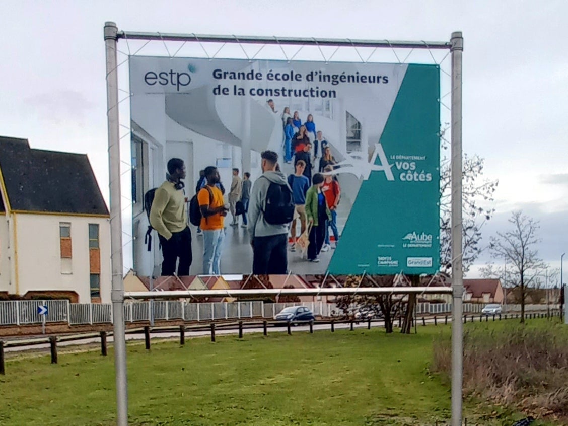 Bâche tendue grand format