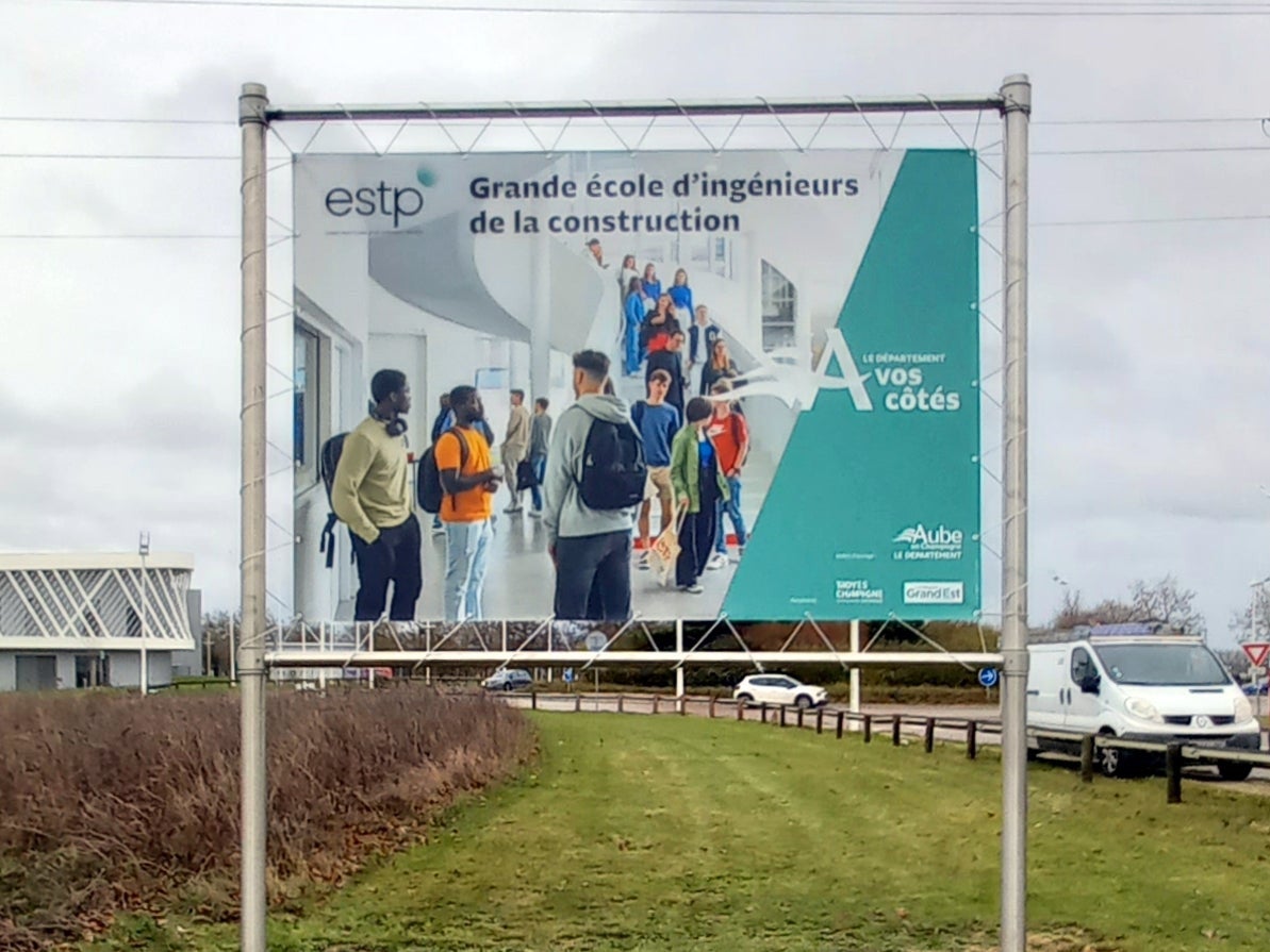 Bâche tendue grand format