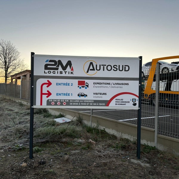 Enseigne et panneaux de signalétique directionelle
