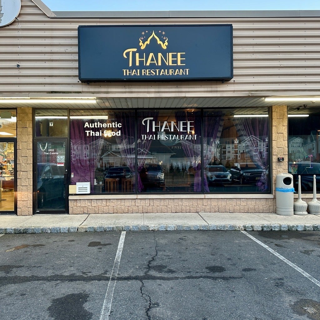 New Thai Restaurant = New Signs