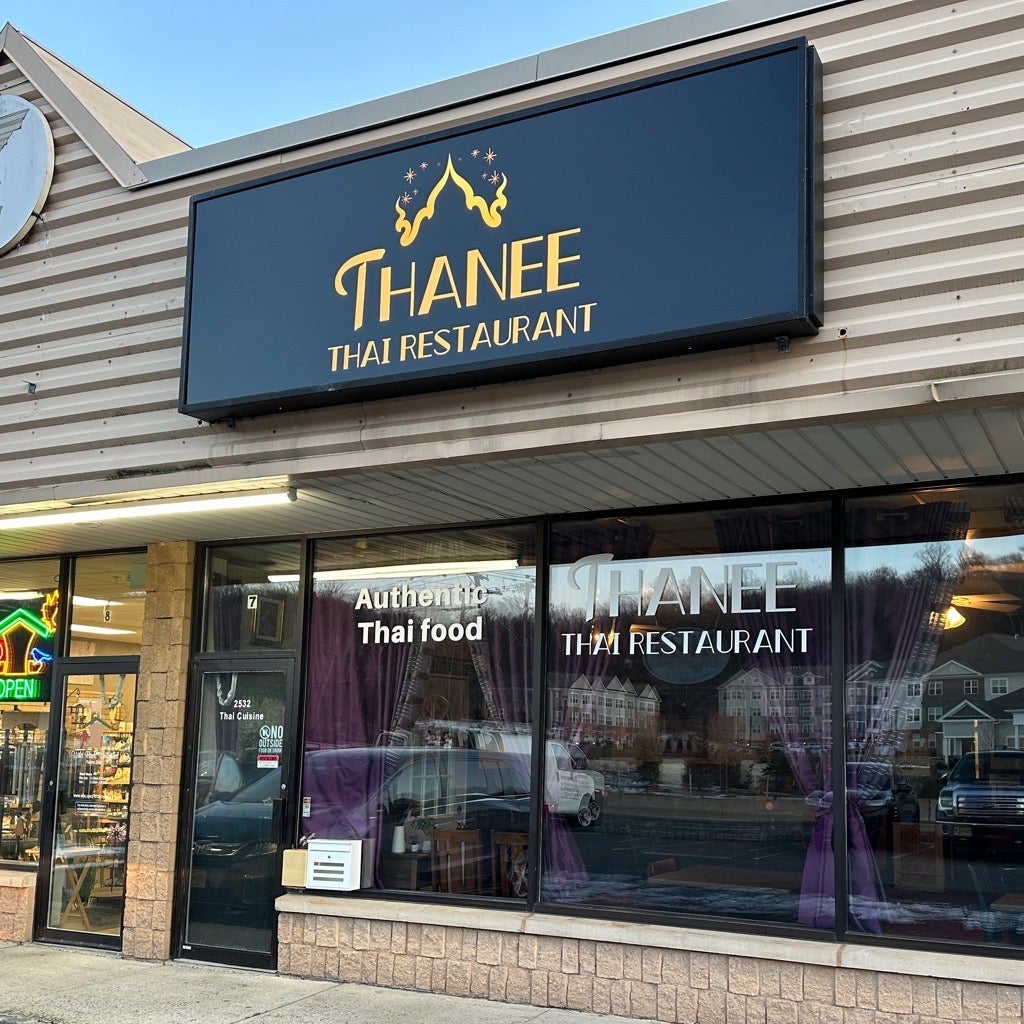 New Thai Restaurant = New Signs