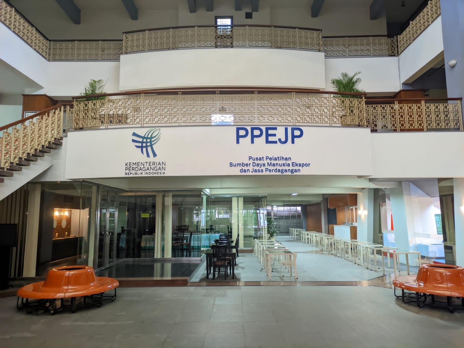 Signage Dalam Ruangan