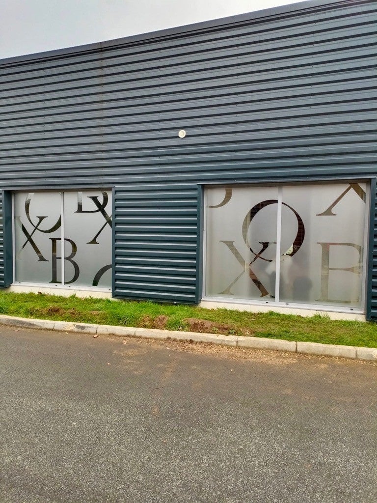 enseigne et vitrophanie