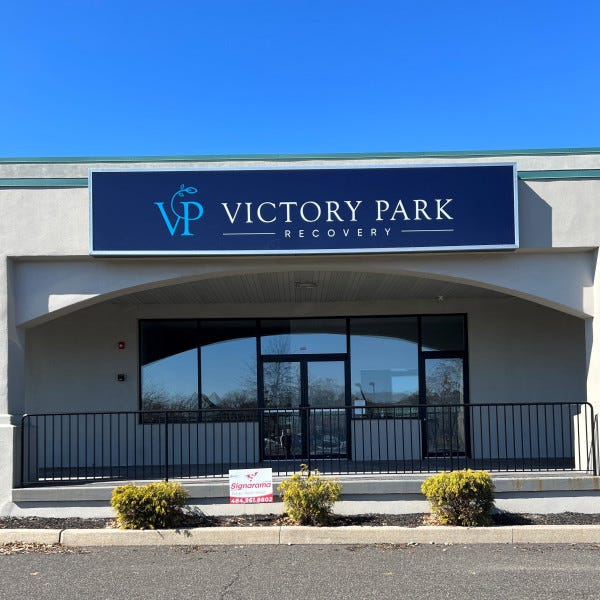 Victory Park recovery light box