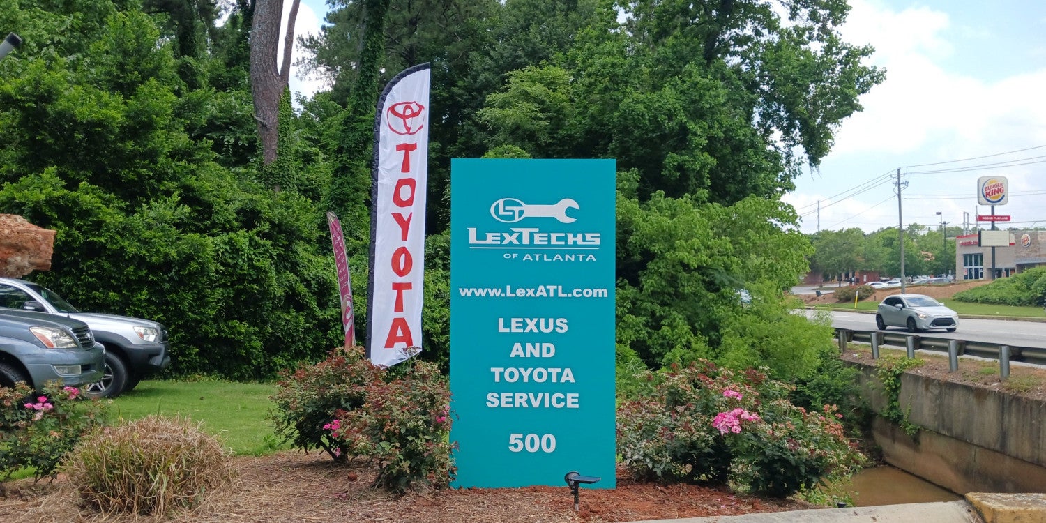 Freestanding & Standalone Signs