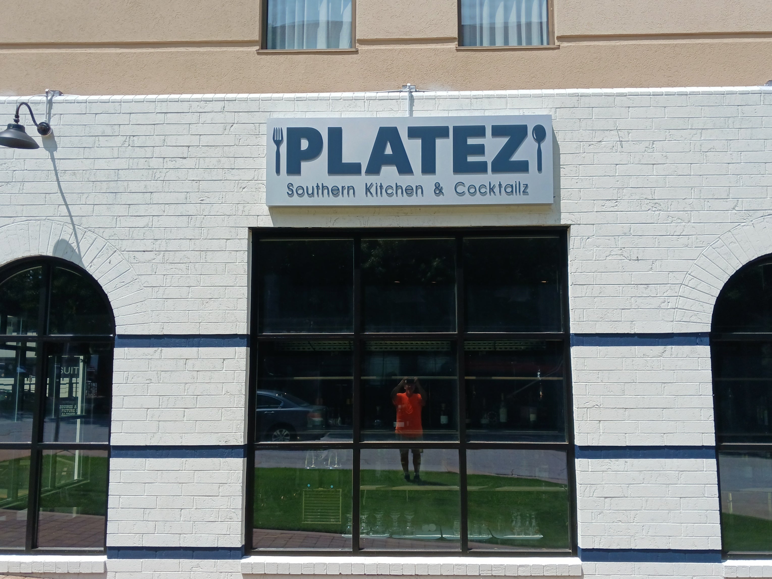 Building & Commercial Signs