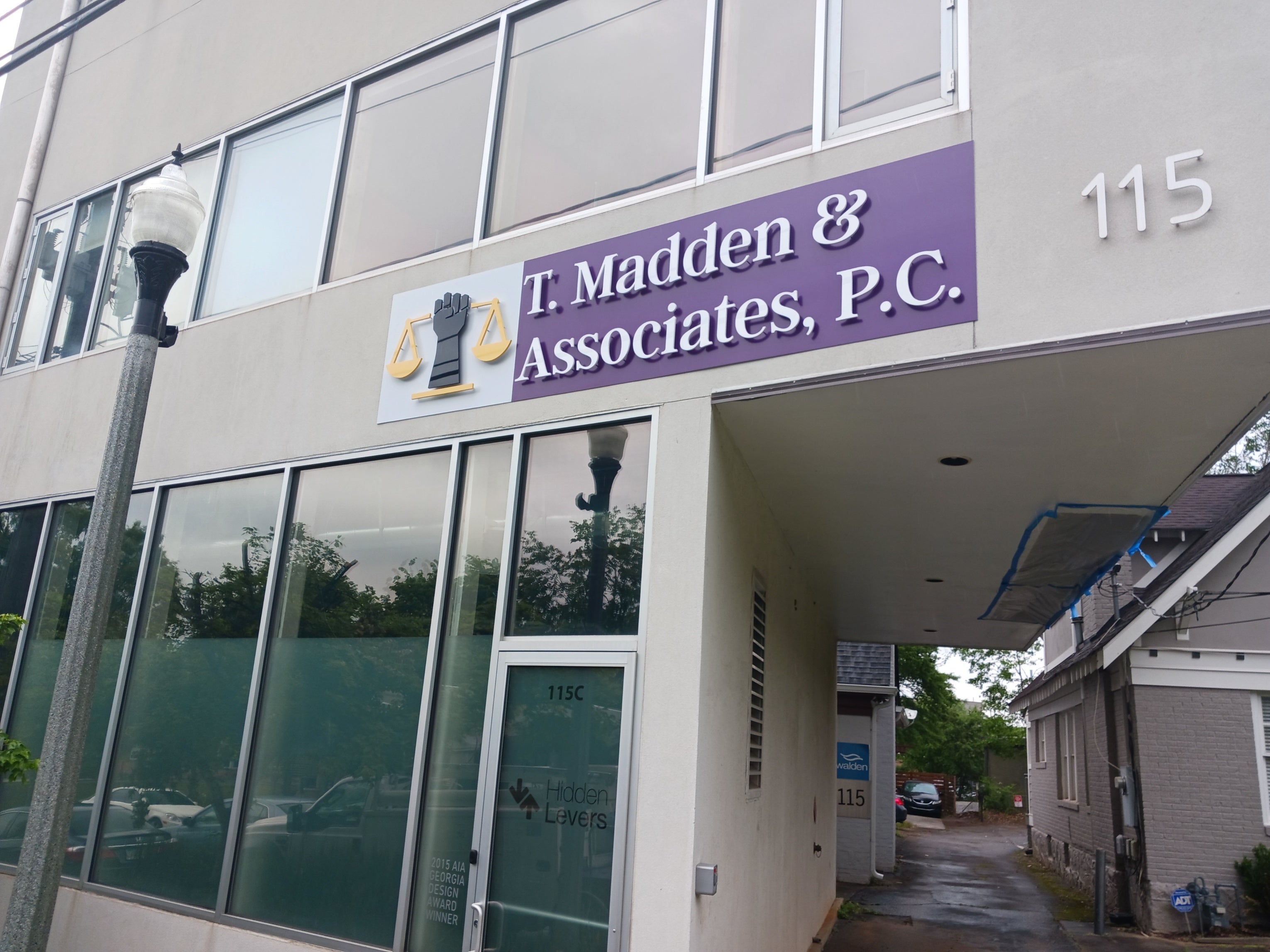 Building & Commercial Signs