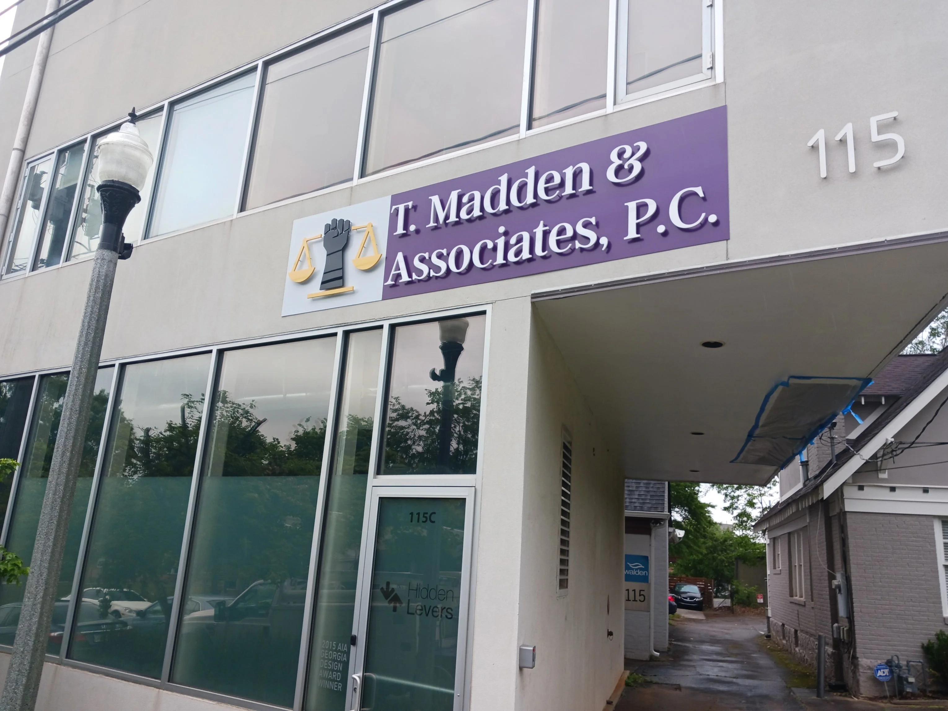 Building & Commercial Signs
