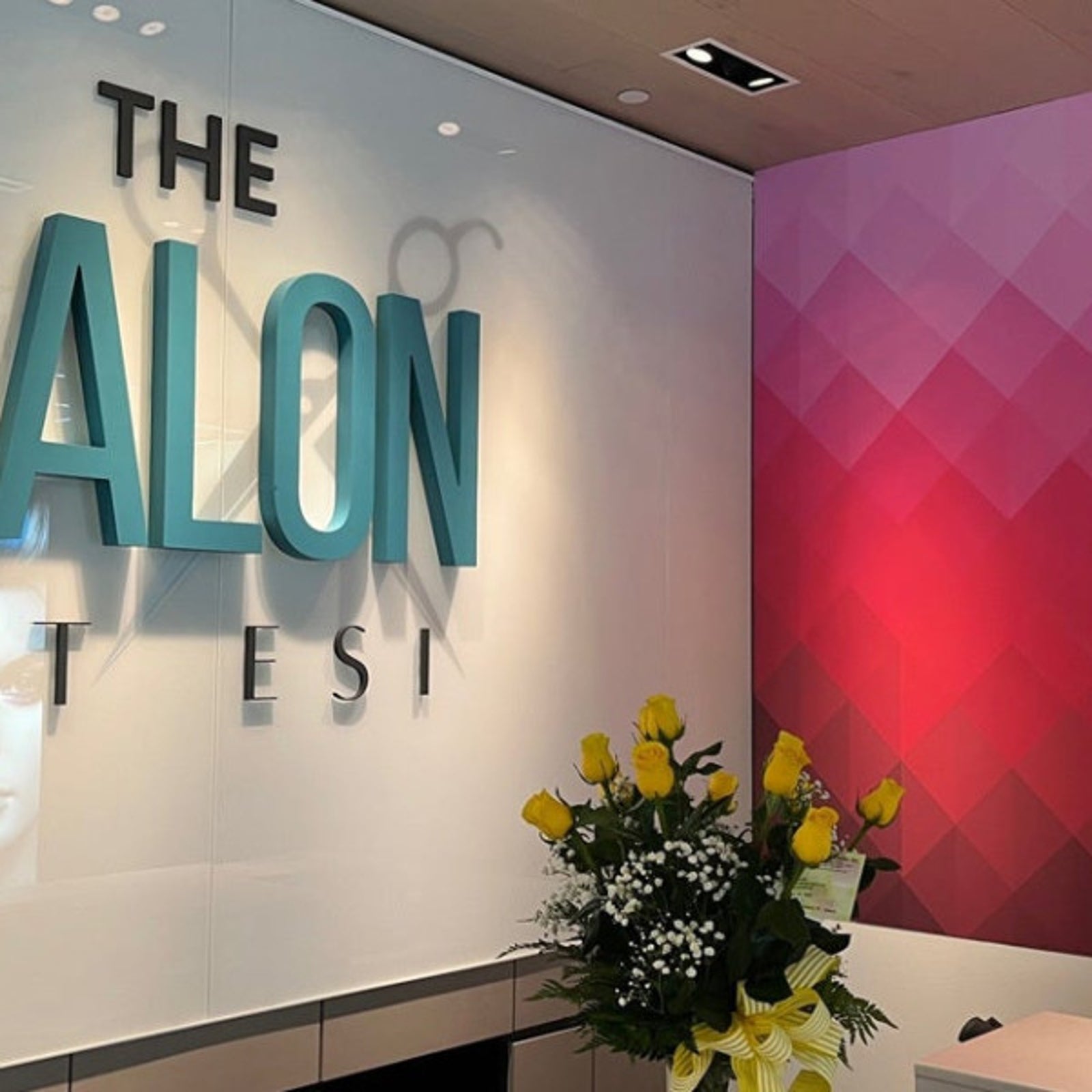 5 Ways to Use Signs to Make Your Salon's Design Unique