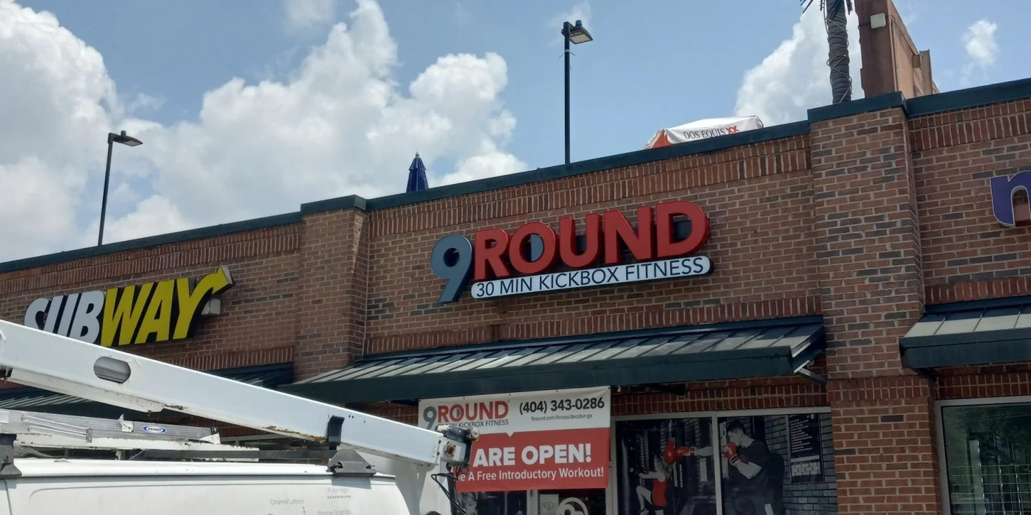 Custom Outdoor Signs for Business