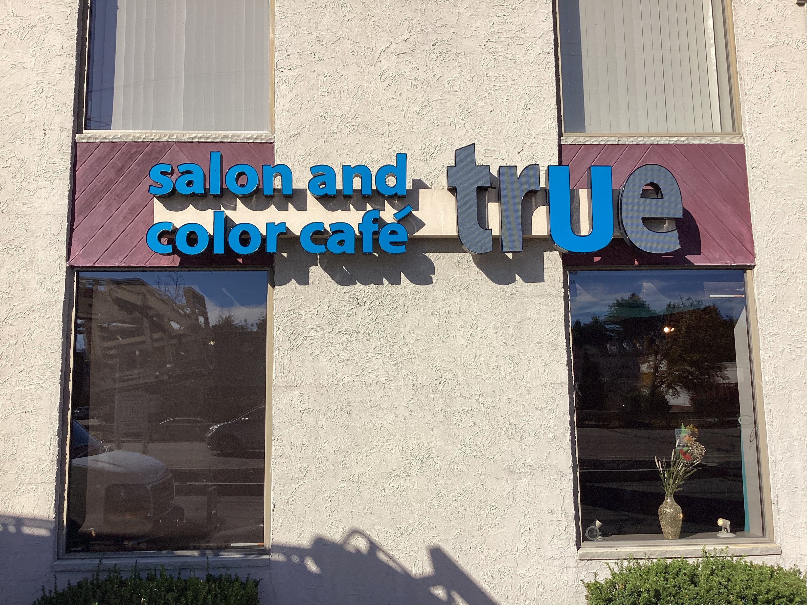 Custom Outdoor Signs for Business