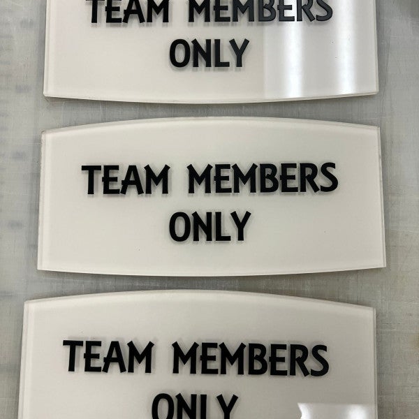Flyer_Acrylic signs (4)