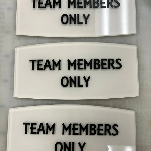 Flyer_Acrylic signs (4)