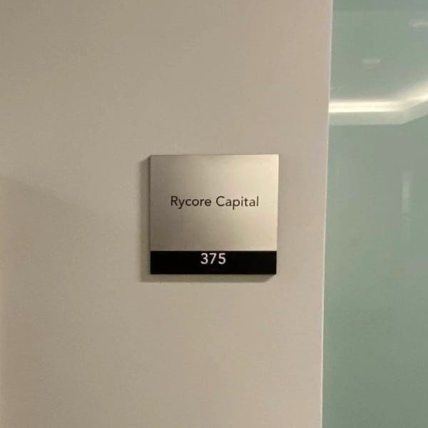 Tenant plaque