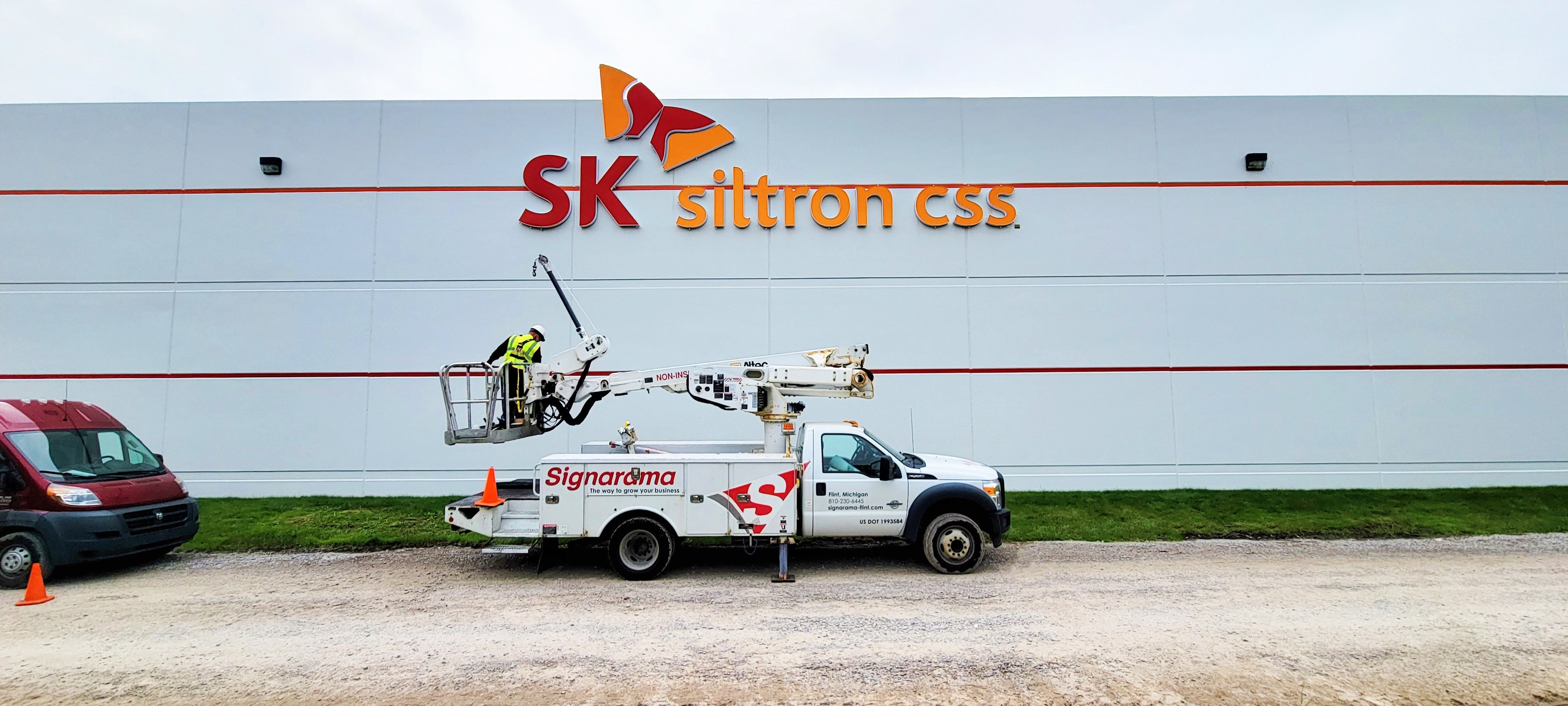 Custom Outdoor Signs for Business
