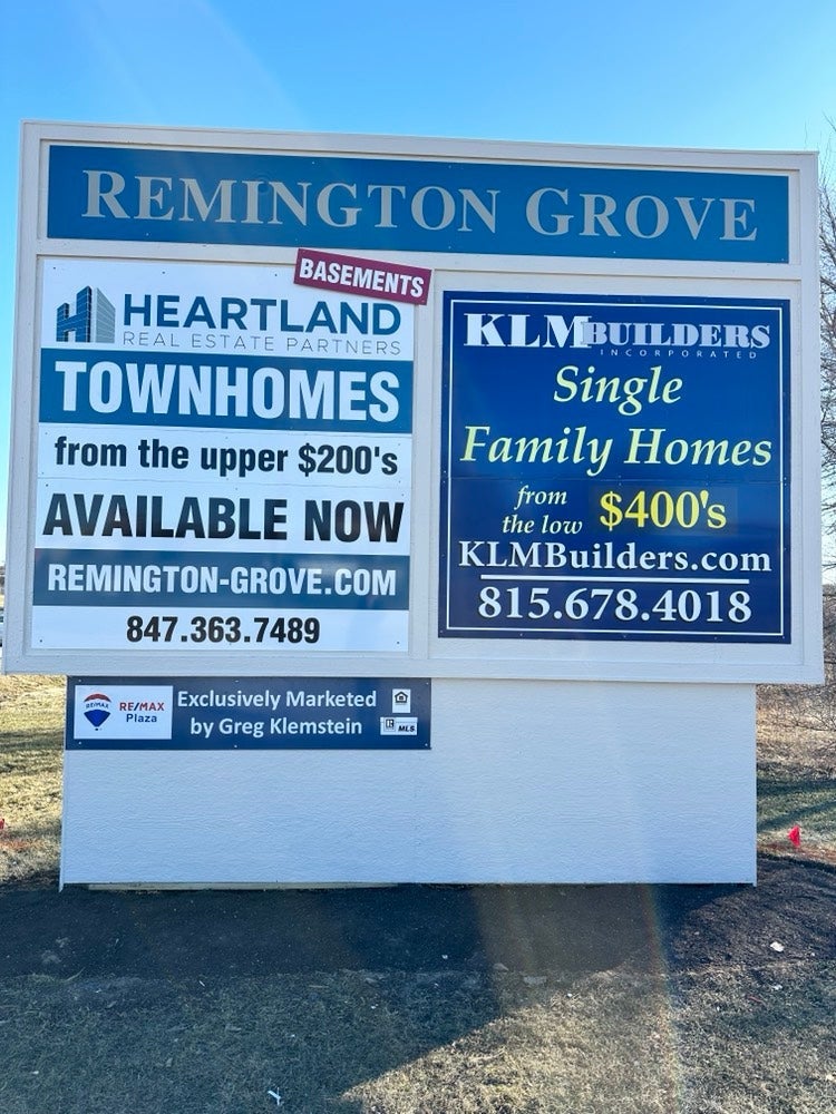 Pylon signs