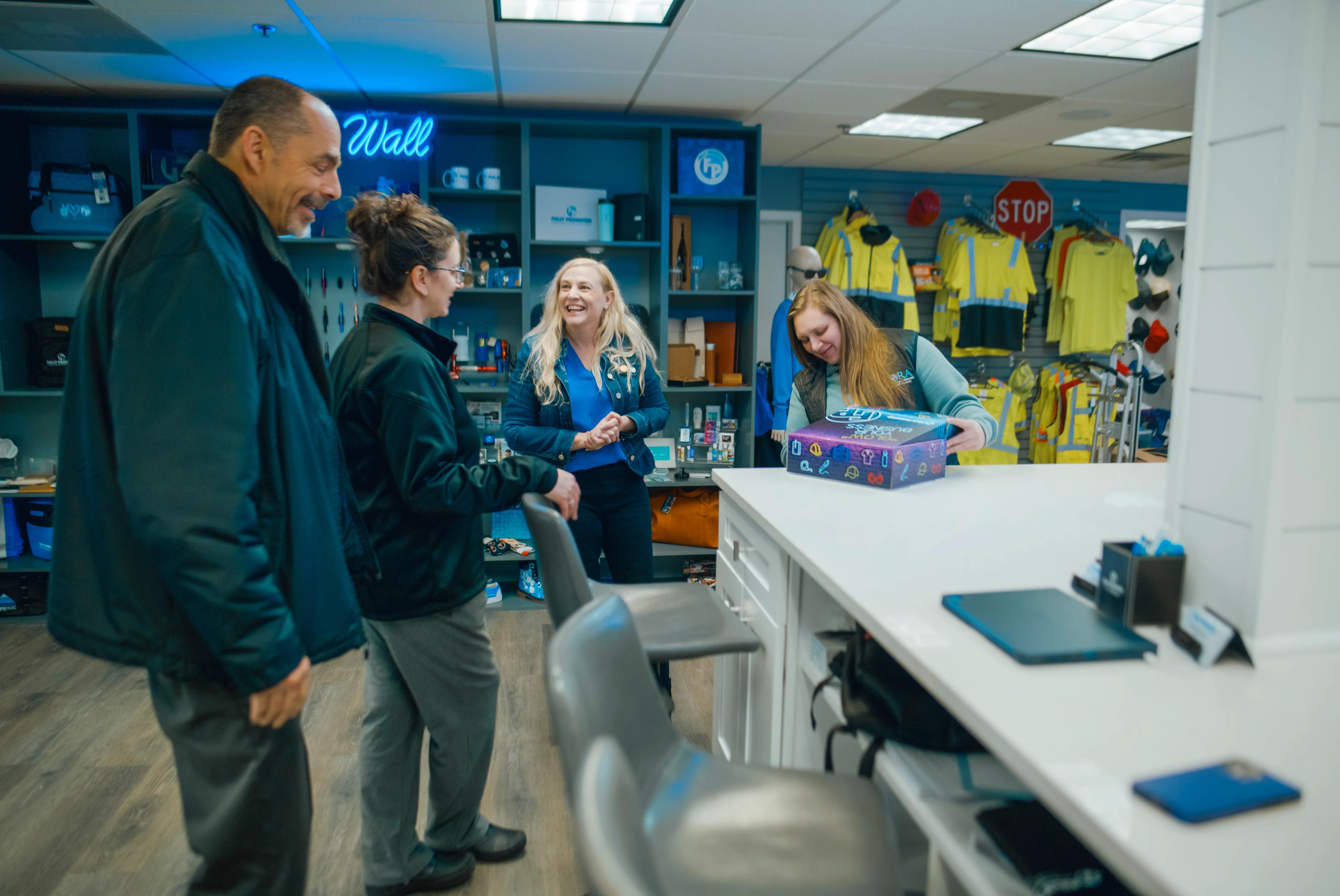 Join The World’s Largest Branded Apparel & Promotional Products Franchise.