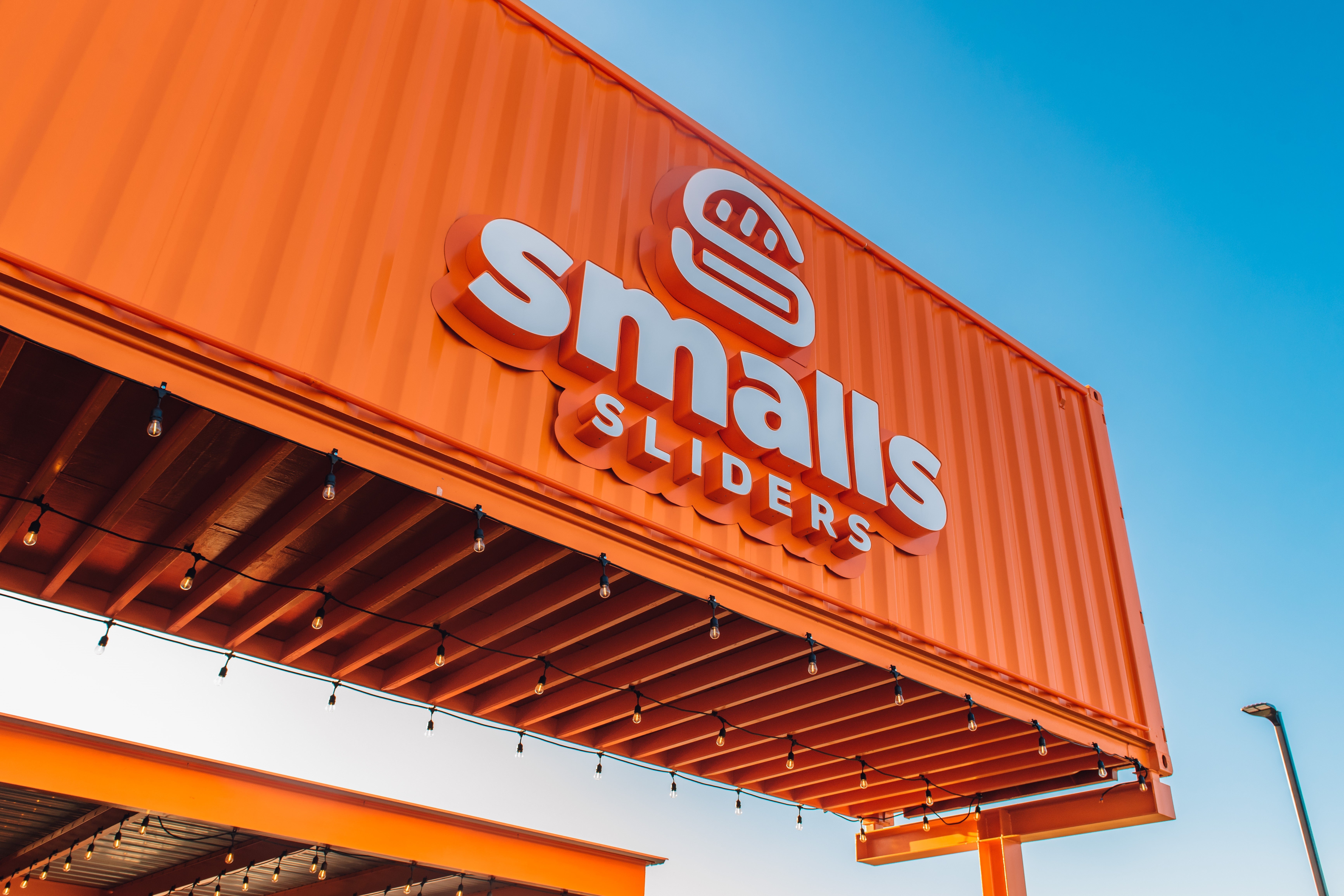 Smalls Sliders Strikes Deal with Father-Son Duo to Launch 12 Locations in San Antonio, Texas