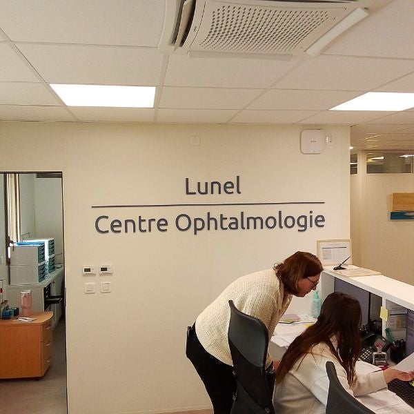 Signalétique Intérieure un centre ophtalmologique à lunel
