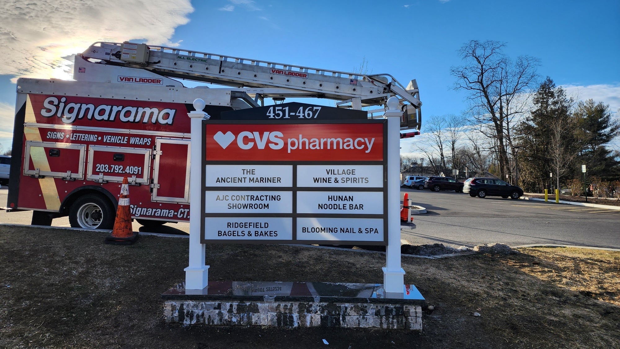 Freestanding & Standalone Signs