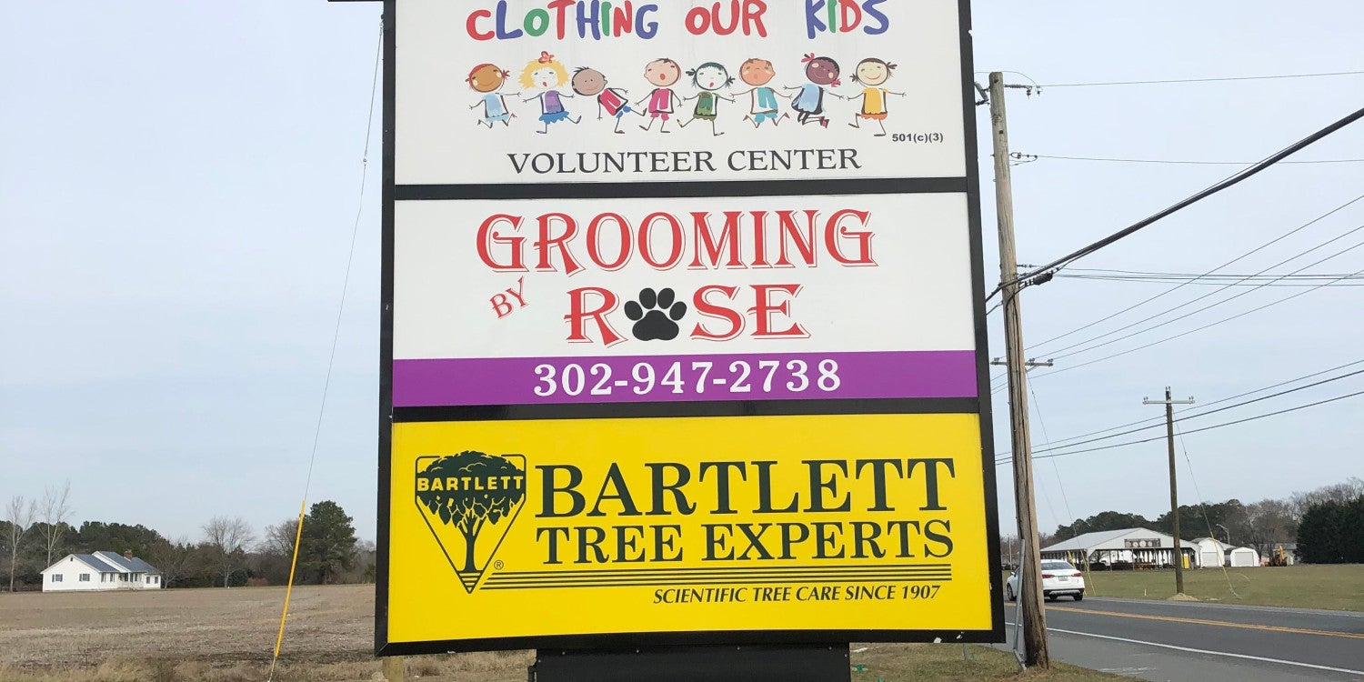 Custom Pylon Signs