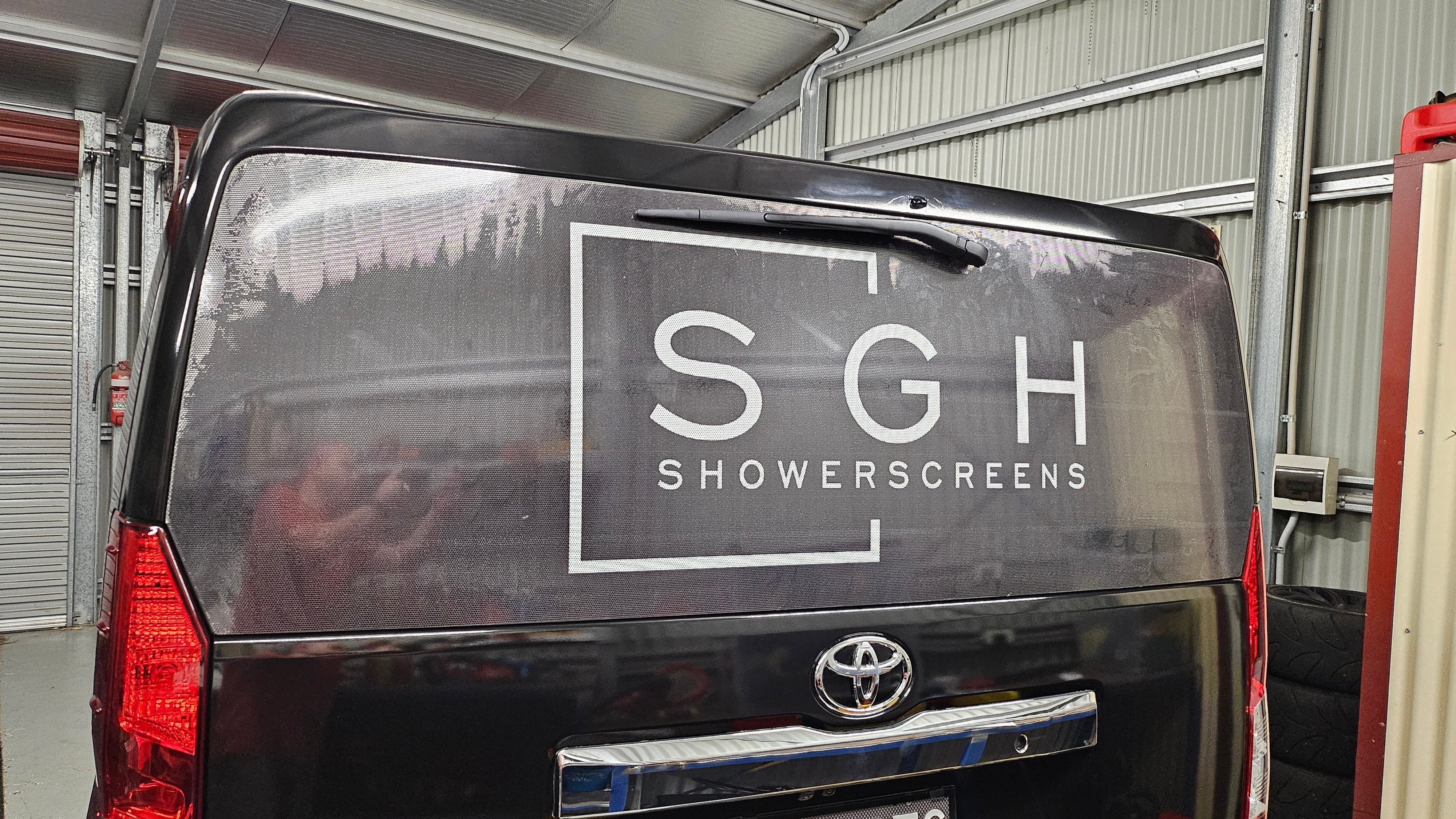 Van wraps Miranda