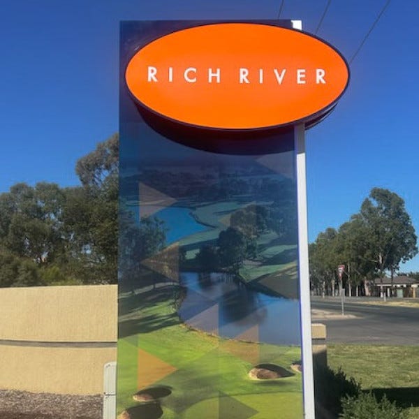 Rich River Golf Club Pylon Sign