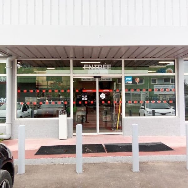 Enseigne et Signalétique pour un magasin de quincaillerie outillage à vendargues