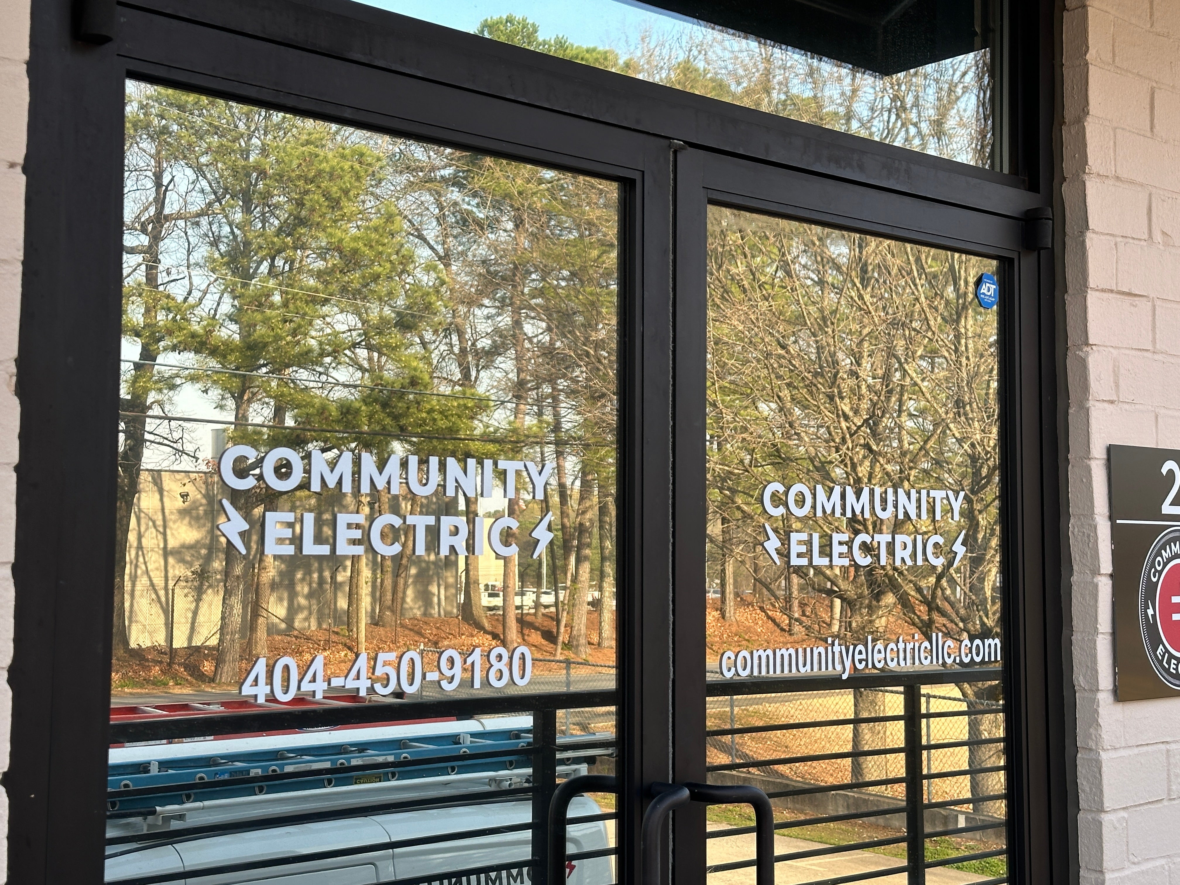 Turn Your Storefront Windows into 24/7 Advertising with Custom Window Vinyl