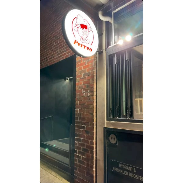 Lightbox - Perreo - Hot Dog Restaurant.